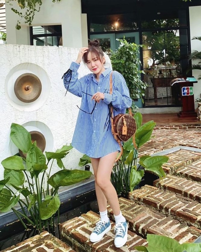 Street style giao mùa ngập sắc xanh của dàn mỹ nhân Việt