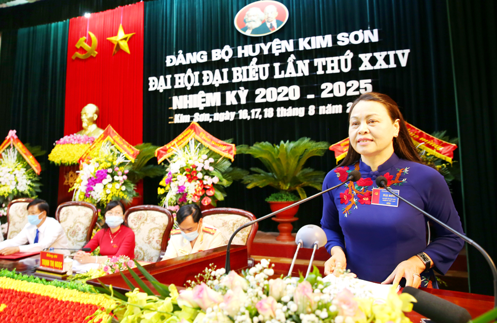 Xây dựng chỉnh đốn Đảng đi đôi với đổi mới mạnh mẽ tư duy tầm nhìn chiến lược phát triển kinh tế xã hội 