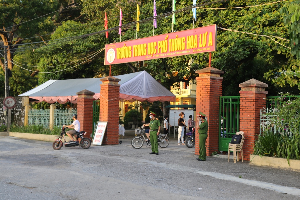 Thí sinh Ninh Bình bước vào ngày đầu tiên của mùa thi đặc biệt