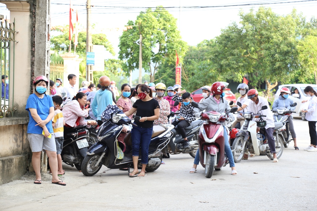 Thí sinh Ninh Bình bước vào ngày đầu tiên của mùa thi đặc biệt