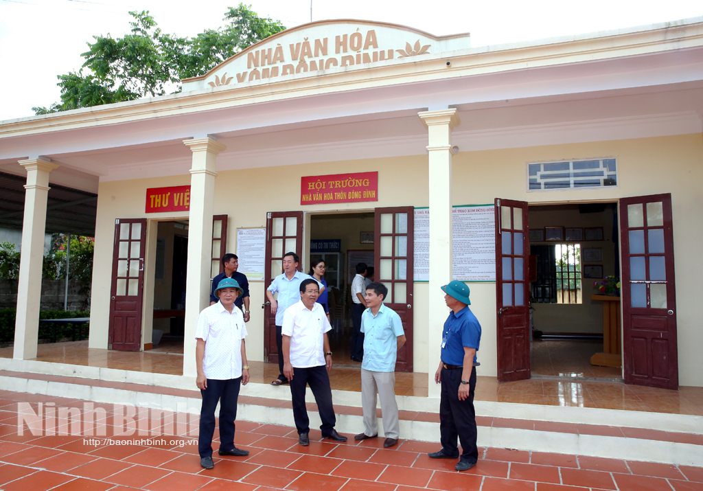 Kiểm tra xây dựng nông thôn mới tại huyện Hoa Lư
