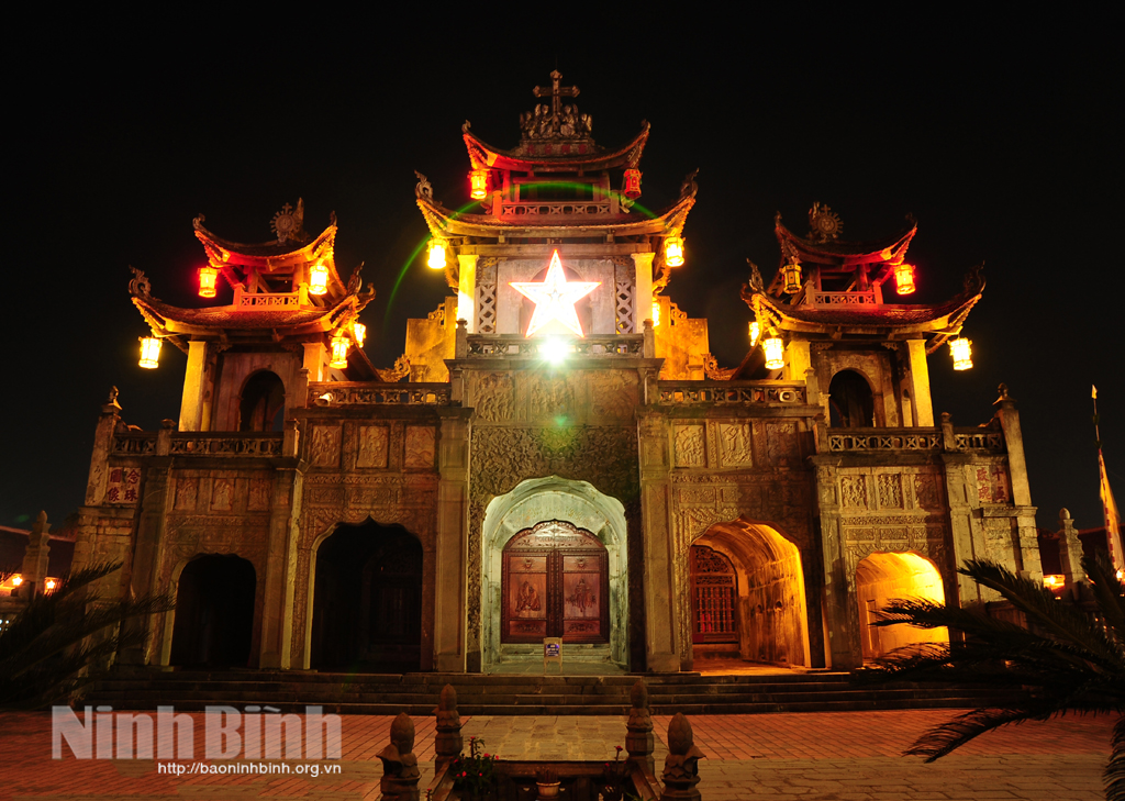 Nhà thờ chính tòa Phát Diệm trước thềm Giáng sinh 2021