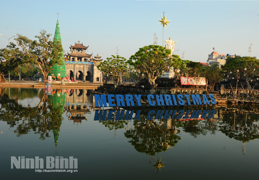 Nhà thờ chính tòa Phát Diệm trước thềm Giáng sinh 2021