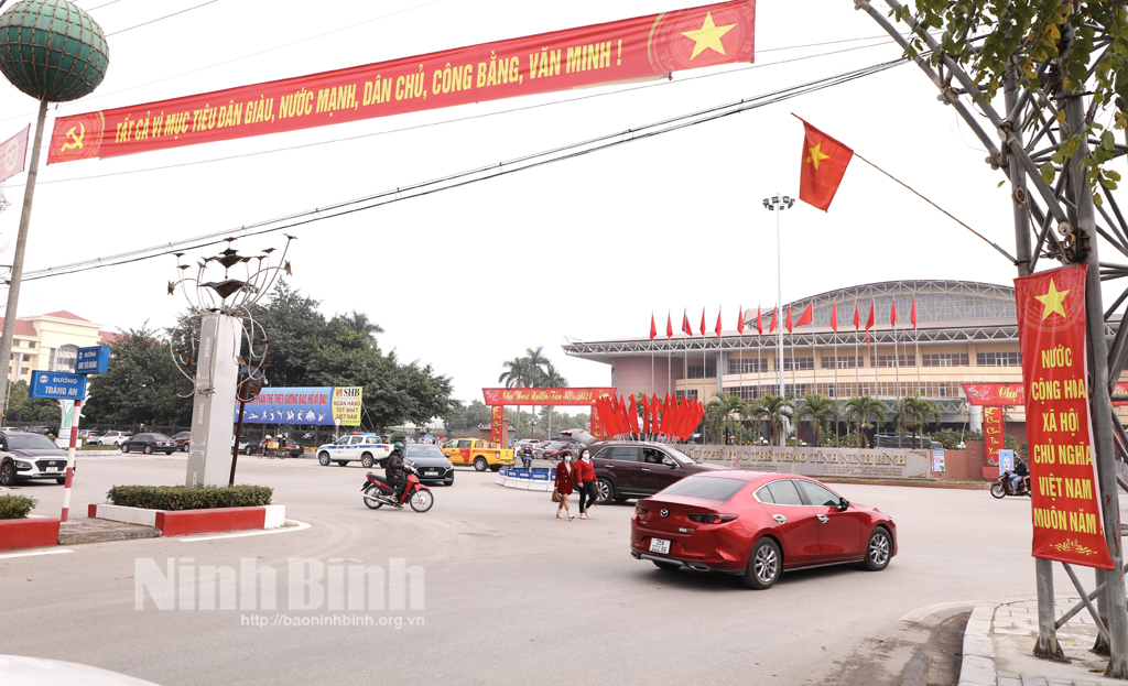 Treo cờ Tổ quốc khơi dậy nét đẹp văn hóa niềm tự hào dân tộc