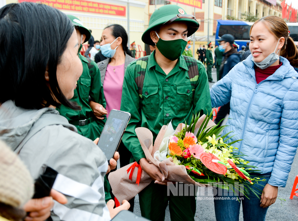 Ninh Bình tưng bừng khí thế giao nhận quân