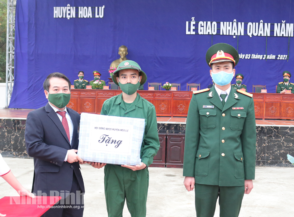 Ninh Bình tưng bừng khí thế giao nhận quân