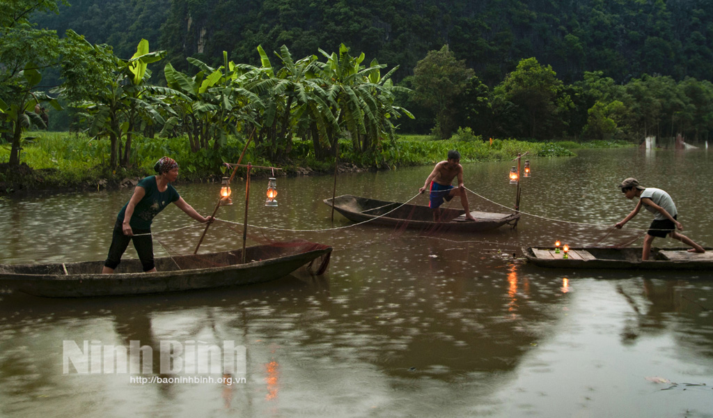 Phụ nữ đồng chiêm