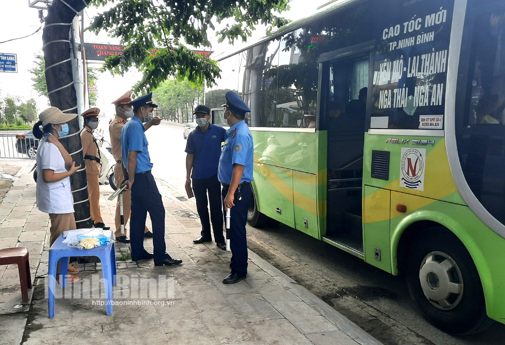 Thành lập 5 chốt kiểm soát các phương tiện vận tải khách ra vào địa bàn tỉnh