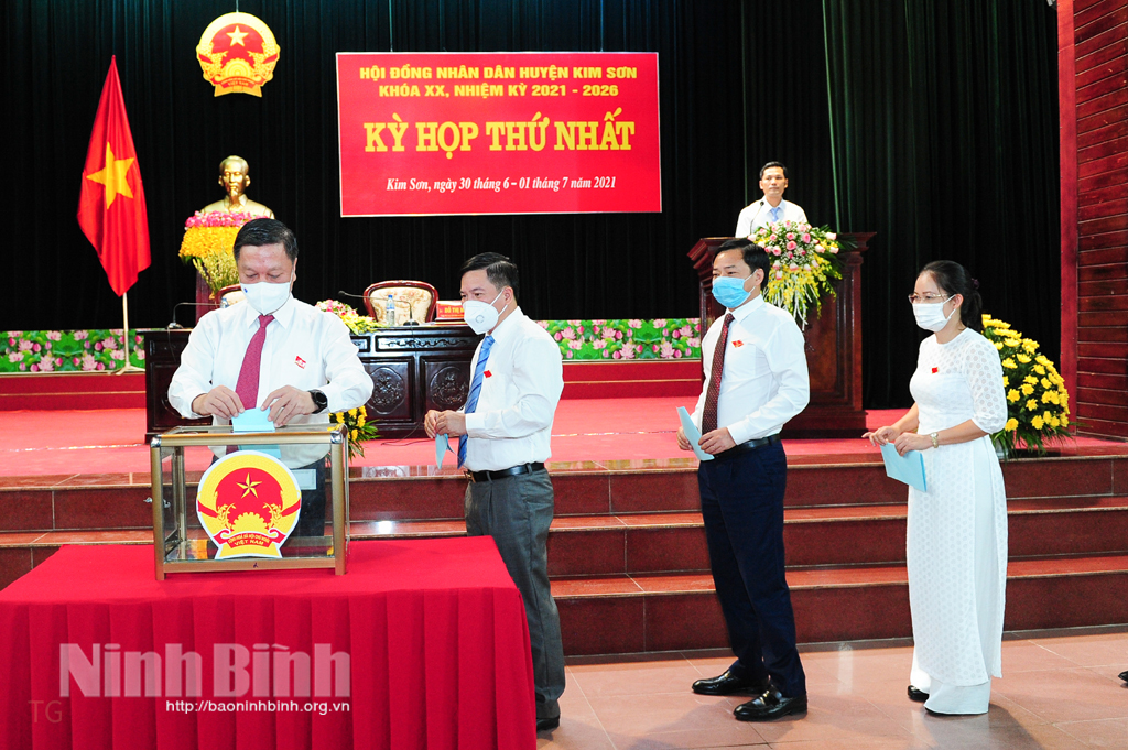 HĐND huyện Kim Sơn khóa XX nhiệm kỳ 20212026 tổ chức kỳ họp thứ nhất