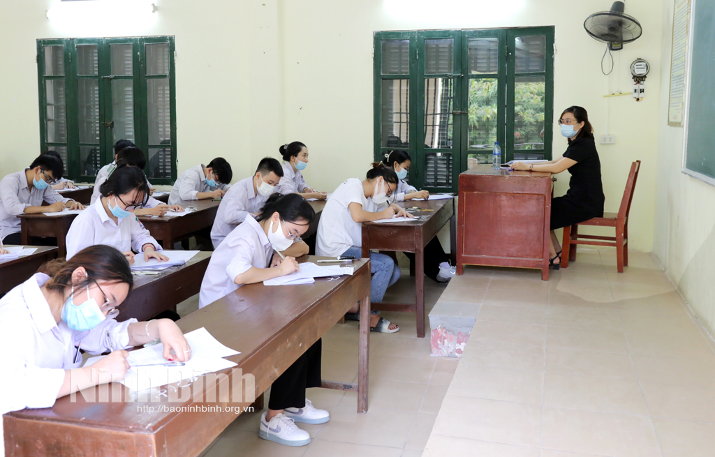 Đồng chí Phó Chủ tịch Thường trực UBND tỉnh kiểm tra công tác thi Kỳ thi Tốt nghiệp THPT năm 2021
