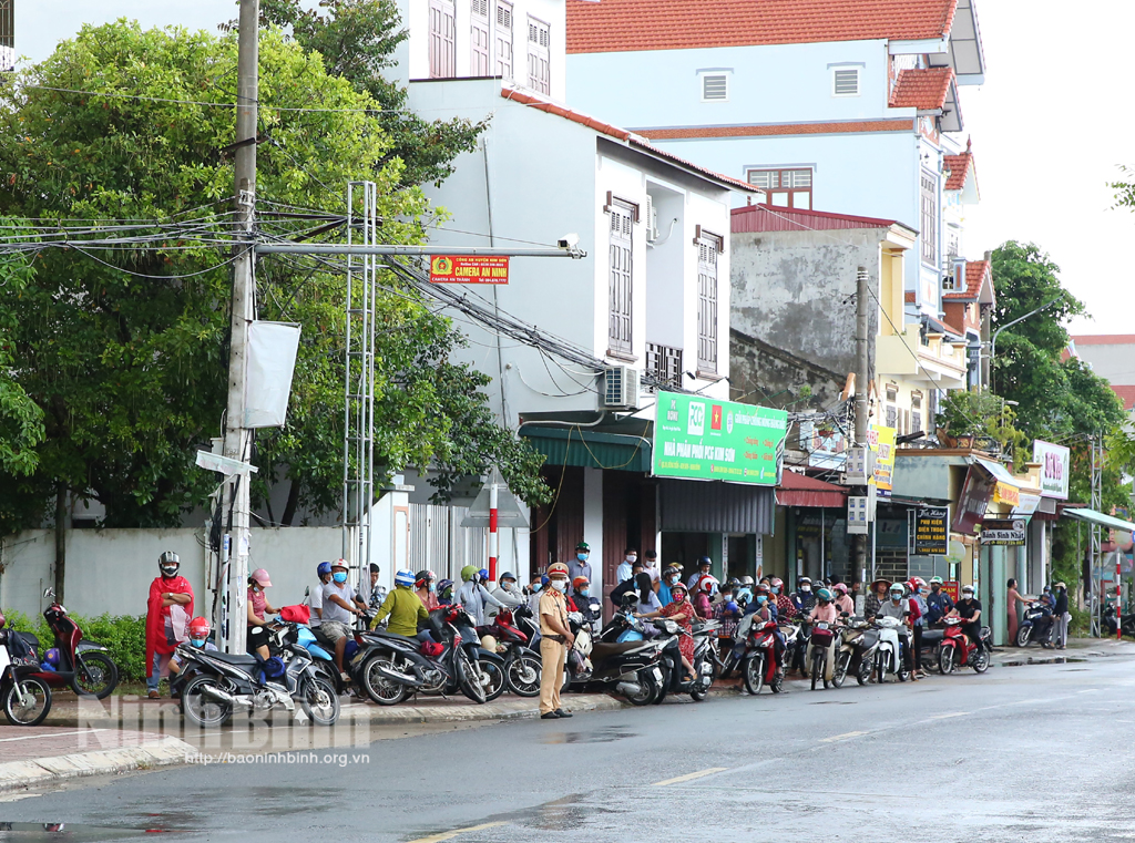 Thí sinh Ninh Bình tự tin hoàn thành tốt ngày thi đầu tiên trong kỳ thi tốt nghiệp THPT năm 2021