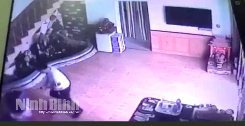 Bắt giữ nghi phạm chém liên tiếp một phụ nữ tại nhà nghỉ ở Kim Sơn