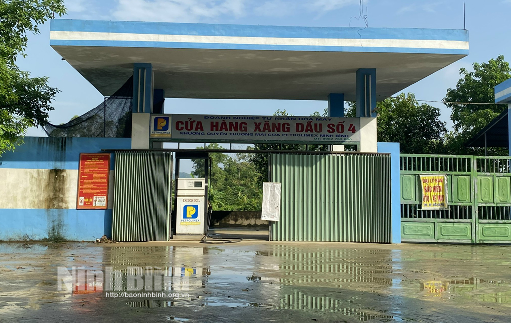 Nhiều cây xăng trên địa bàn tỉnh treo biển hết xăng tạm ngưng phục vụ
