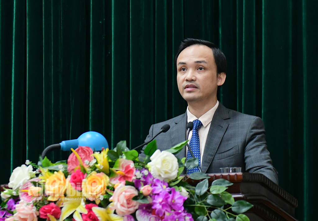 Kỳ họp thứ mười HĐND tỉnh khóa XV Nghe các báo cáo tờ trình