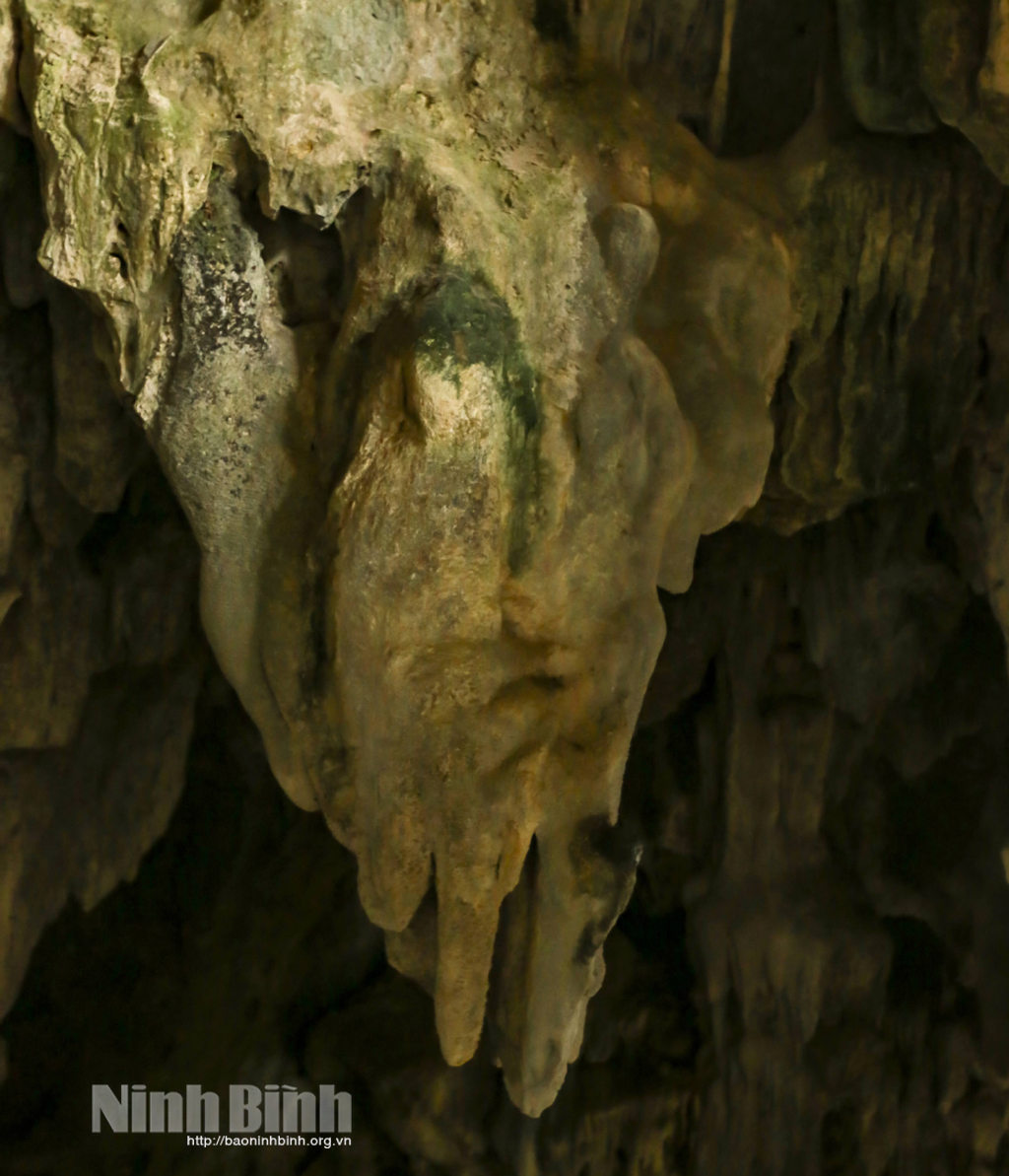 Khám phá Động Tam Giao