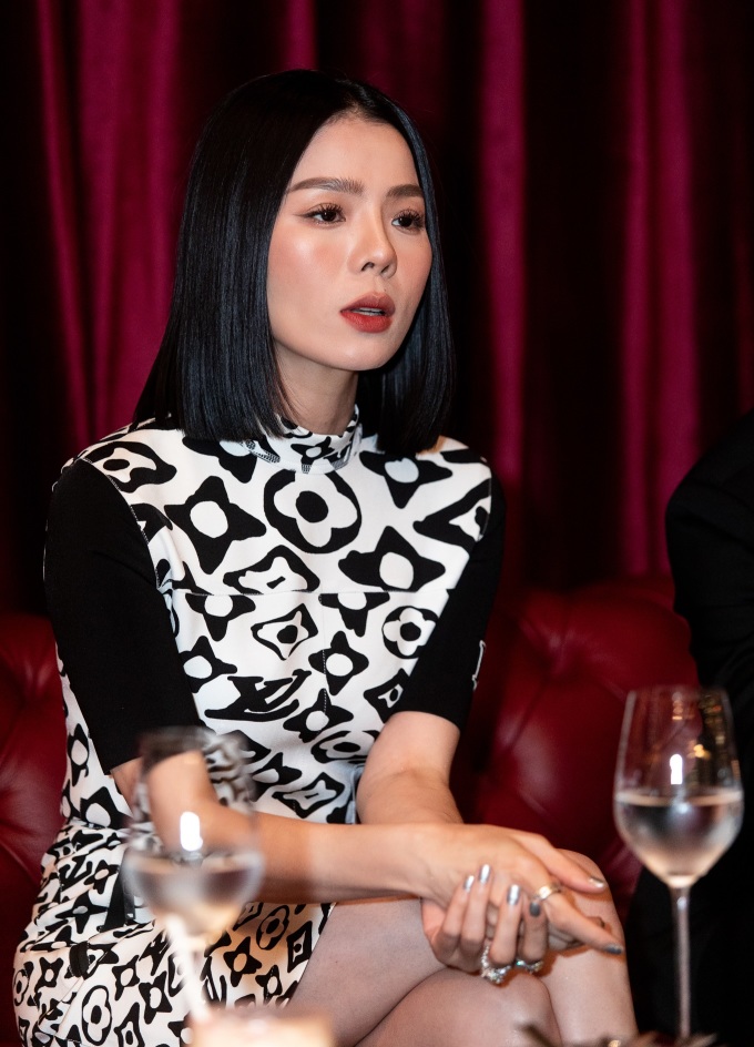 Lệ Quyên Tôi khác biệt trong Quyêns Concert