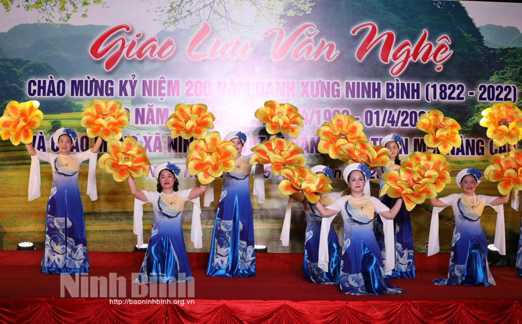 Giao lưu văn nghệ chào mừng xã Ninh Hải đạt chuẩn nông thôn mới nâng cao