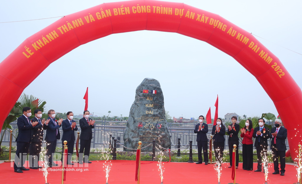 Đồng chí Võ Văn Thưởng Thường trực Ban Bí thư Trung ương Đảng dự Lễ khởi công khánh thành 2 dự án tại Ninh Bình