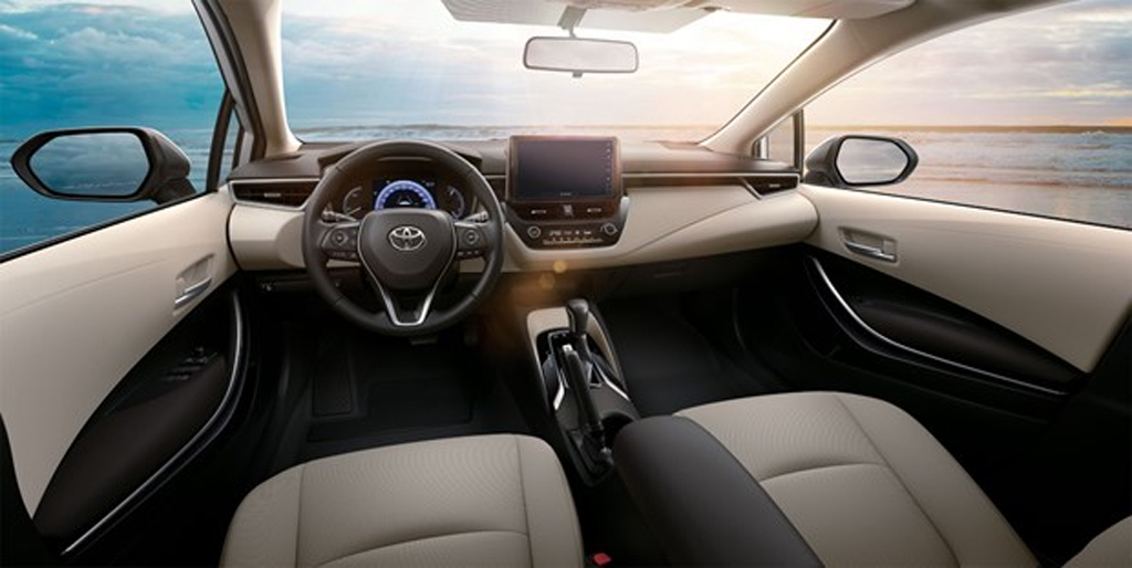 Ra mắt Toyota Corolla Altis mới bản hybrid đắt nhất 860 triệu đồng