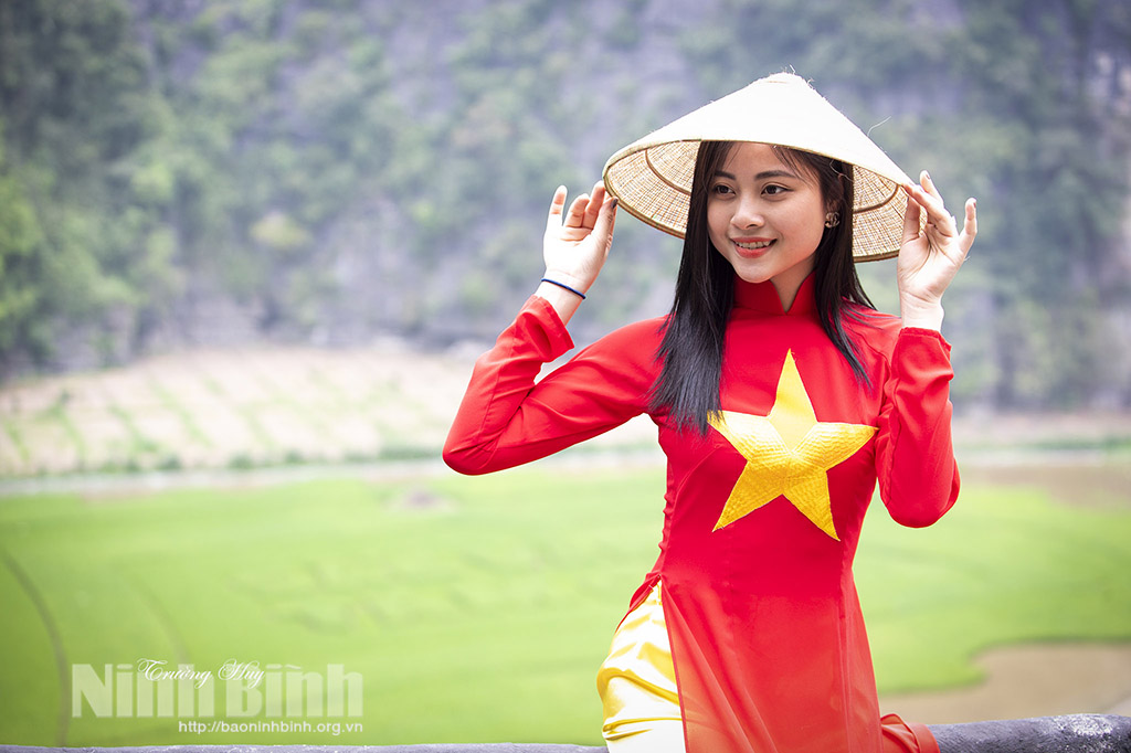Tam Cốc tháng tu·