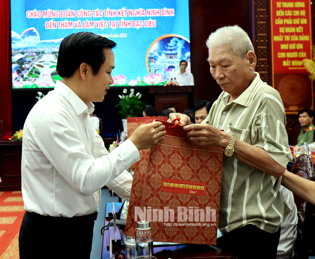 Đoàn công tác của tỉnh Ninh Bình trao đổi hợp tác phát triển với tỉnh Bạc Liêu