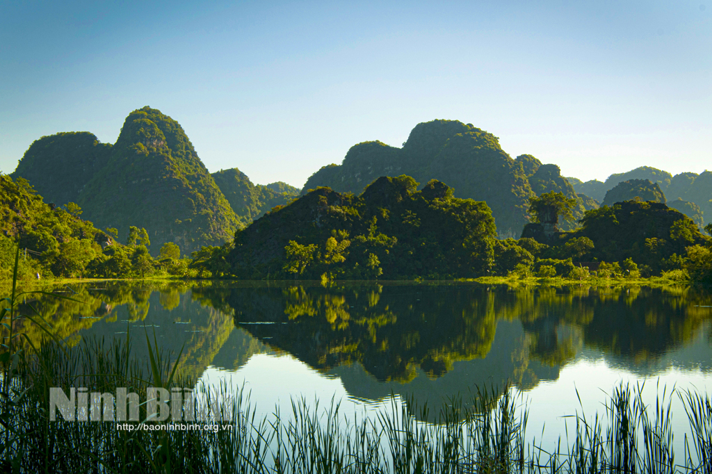Non nước Ninh Bình