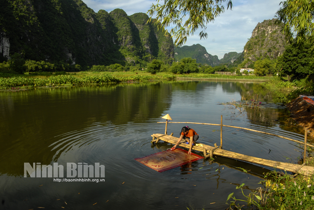 Non nước Ninh Bình