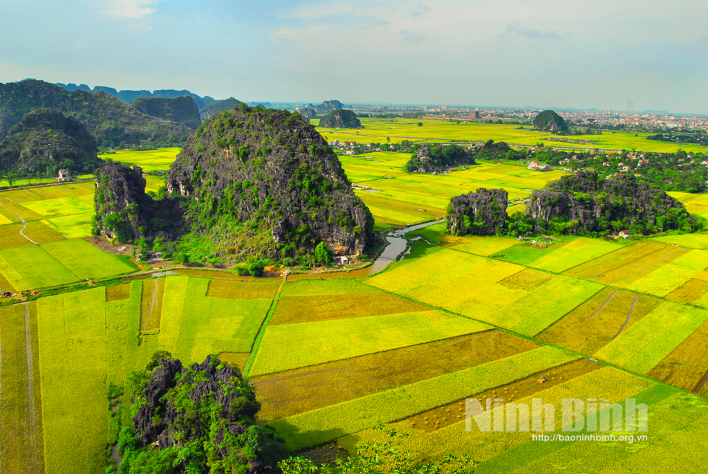 Non nước Ninh Bình