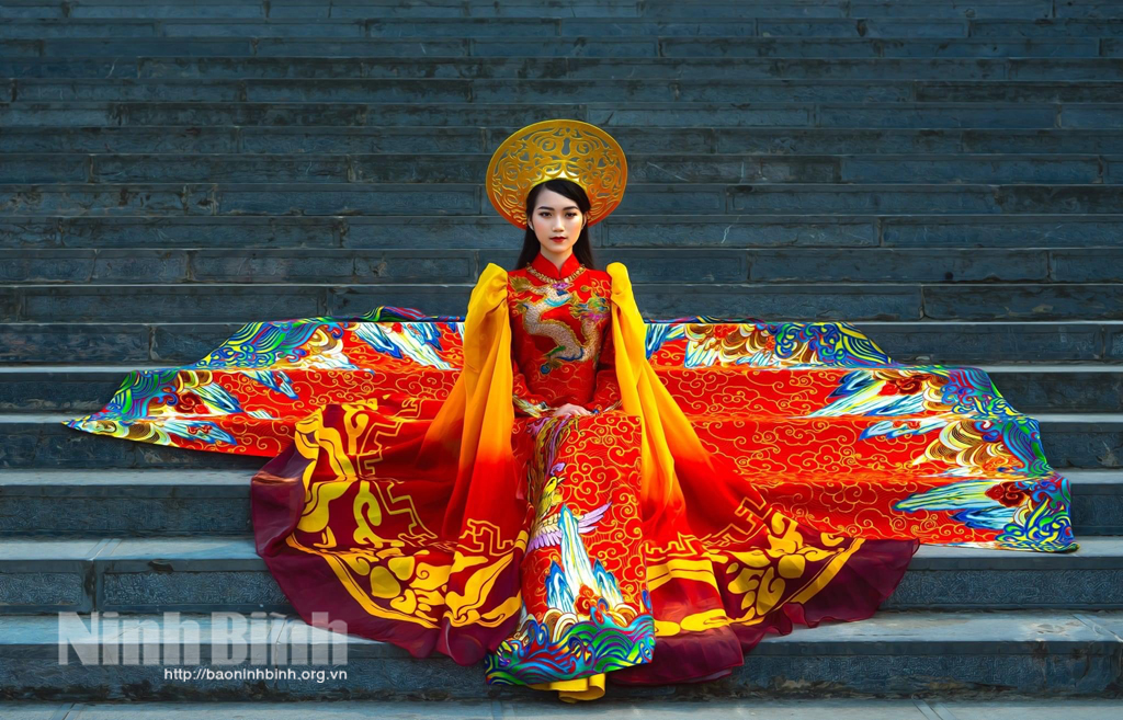 Á hậu 1 Hoa hậu Môi trường Việt Nam Hoàng Thị Hải Yến Truyền thông điệp du lịch xanh cho Ninh Bình