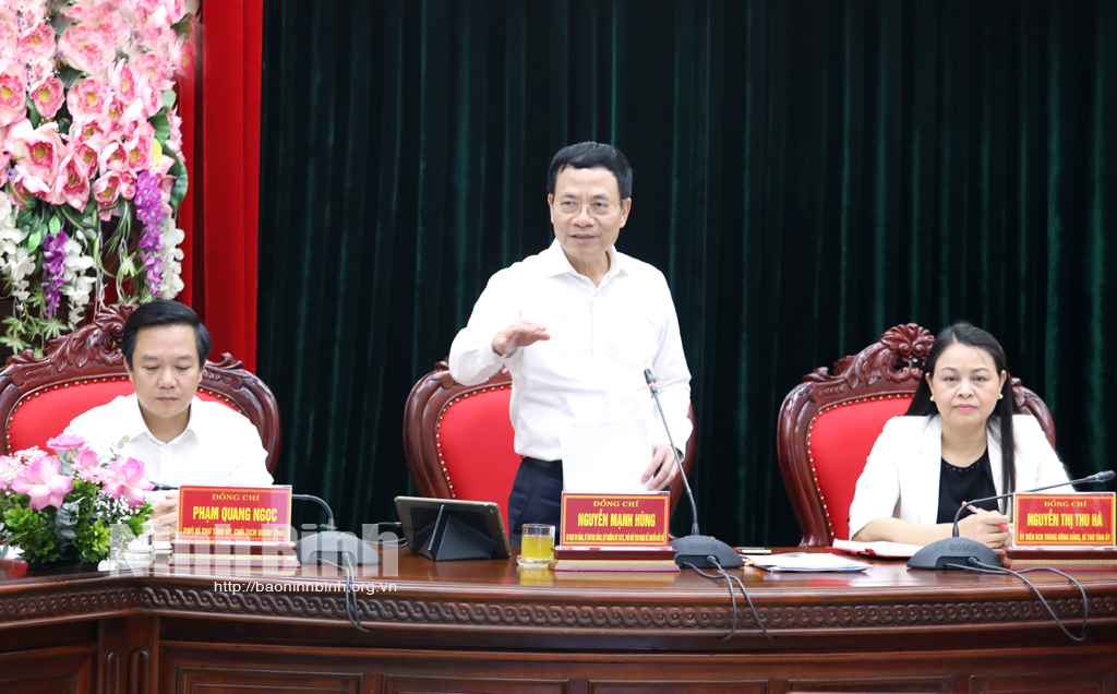 Minister of Information and Communications works with Ninh Binhs leaders