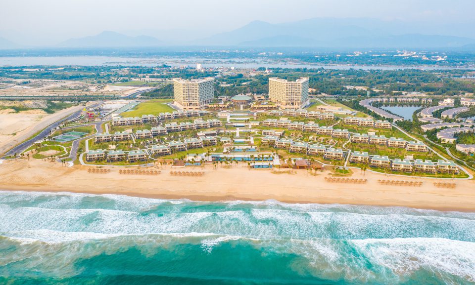 Top 10 Resort Nha Trang đẹp gần biển giá cả hợp lý