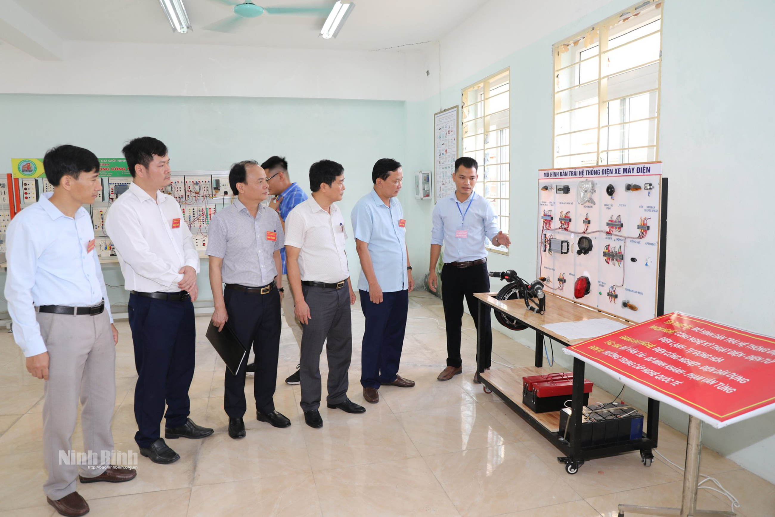 Tự làm thiết bị đào tạo Sự sáng tạo không giới hạn
