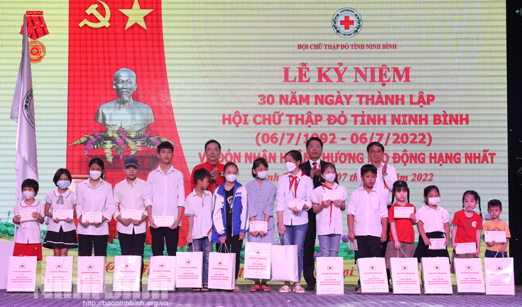 ảnh kèm tin Hội CTD kỷ niệm