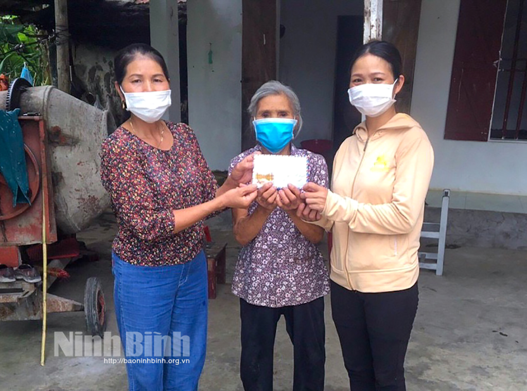 Phụ nữ Đồng Phong làm theo lời Bác bằng những việc làm thiết thực