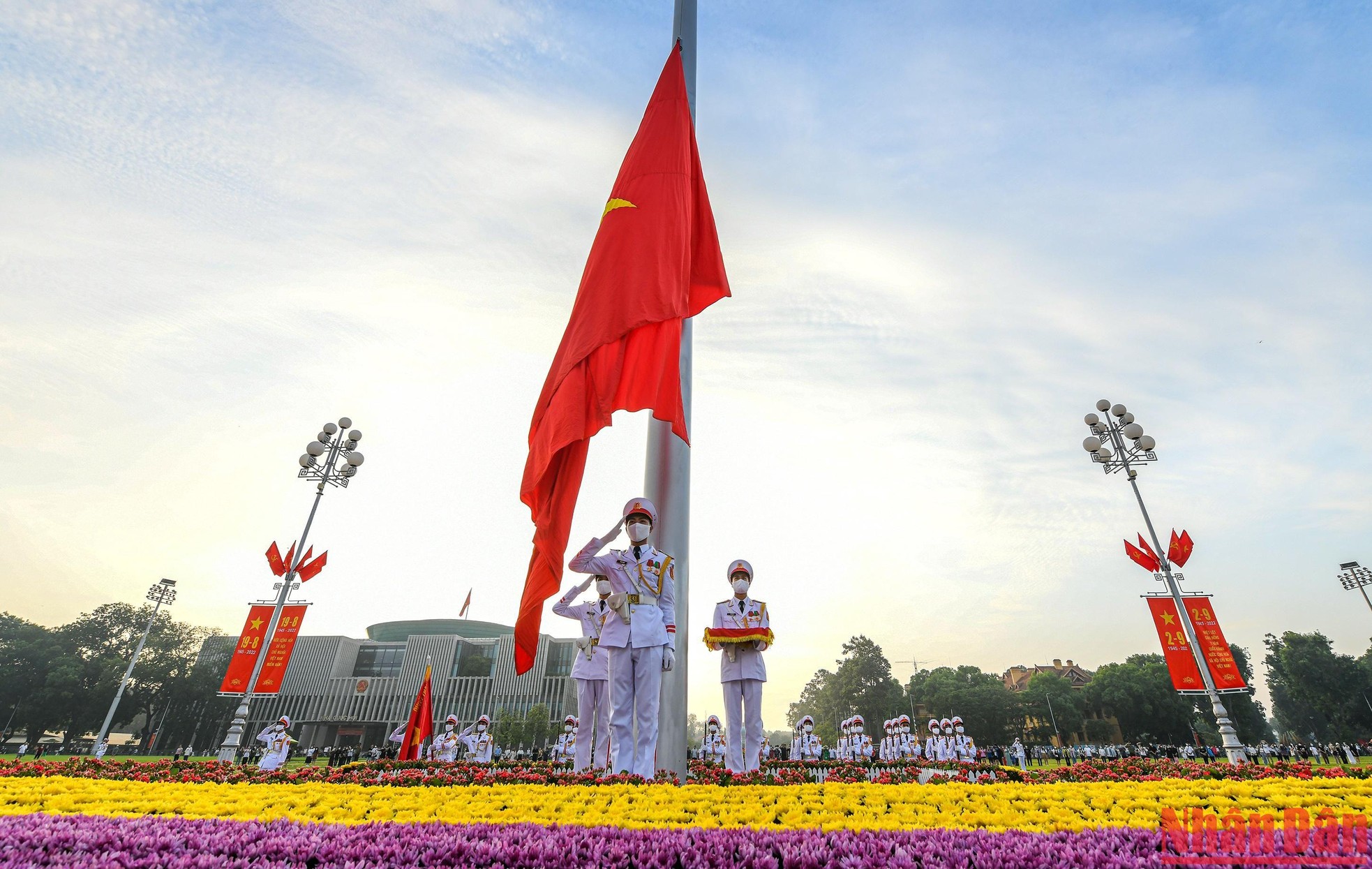 Thiêng liêng nghi lễ thượng cờ mừng Quốc khánh 29