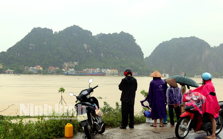 Mưa lớn gây ngập lụt cục bộ ở một số địa phương
