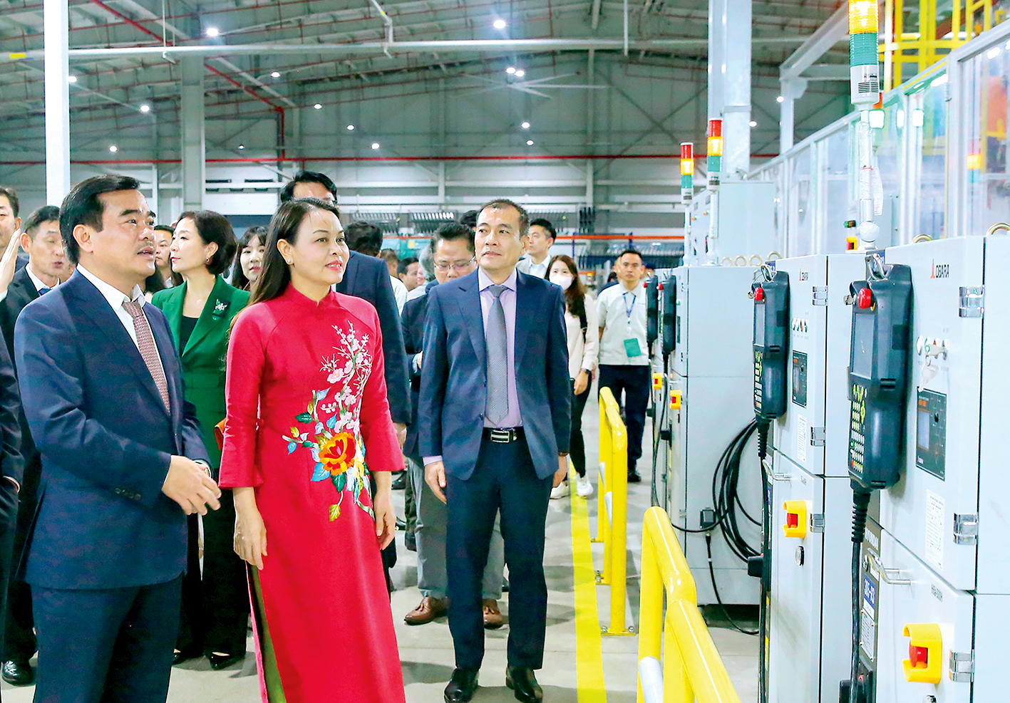 emagazine Giữ vững kỷ cương tăng cường trách nhiệm đổi mới sáng tạo hiệu quả thực chất xây dựng Ninh Bình phát triển có chiều sâu văn hóa