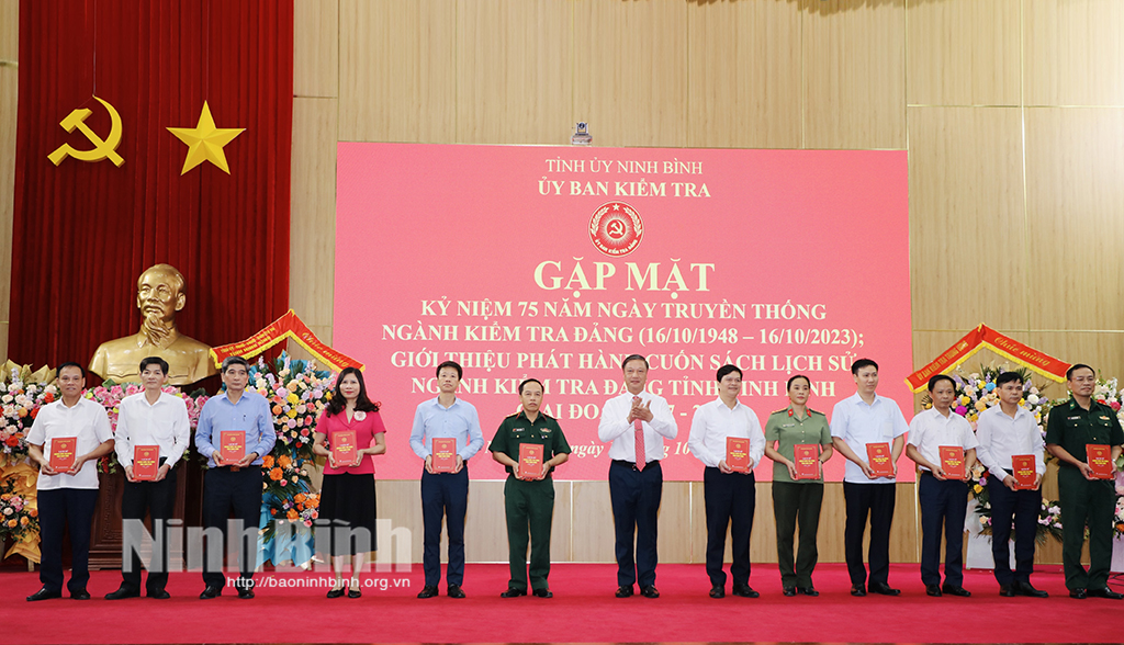 Gặp mặt kỷ niệm 75 năm ngày truyền thống ngành Kiểm tra Đảng