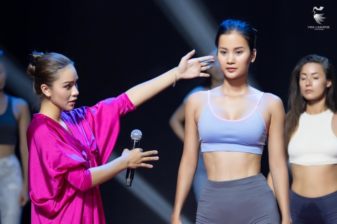 Lê Thu Trang cô giáo catwalk thành quán quân The New Mentor