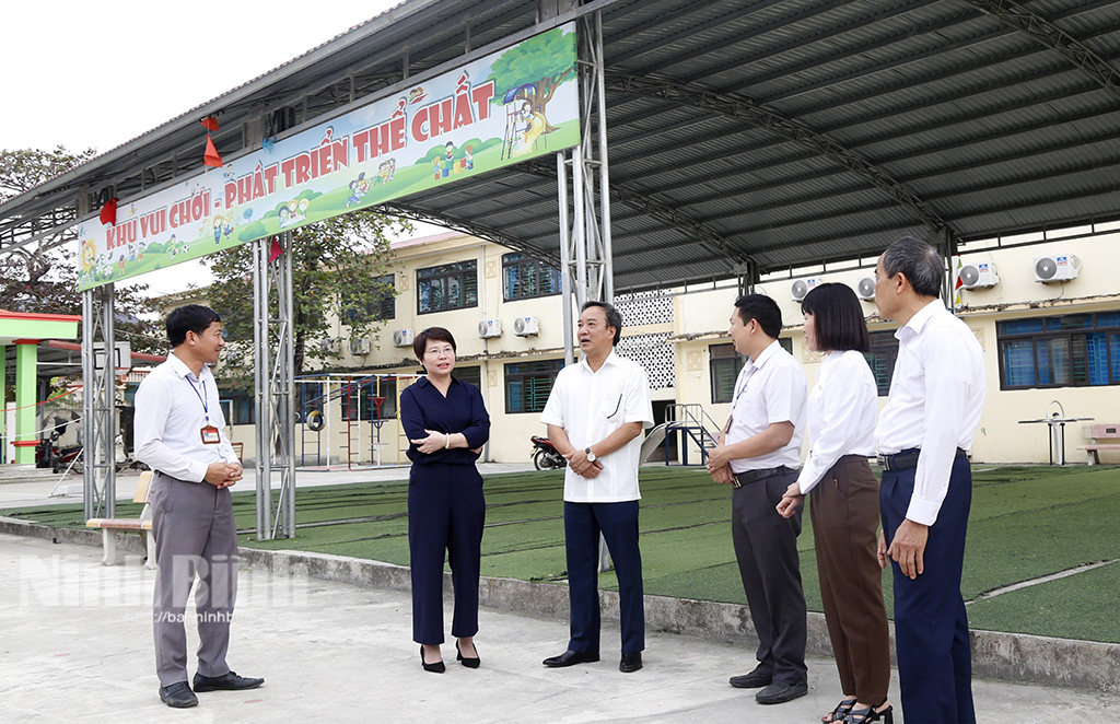 Khảo sát thực tế các xã NTM nâng cao Yên Sơn và Ninh Tiến