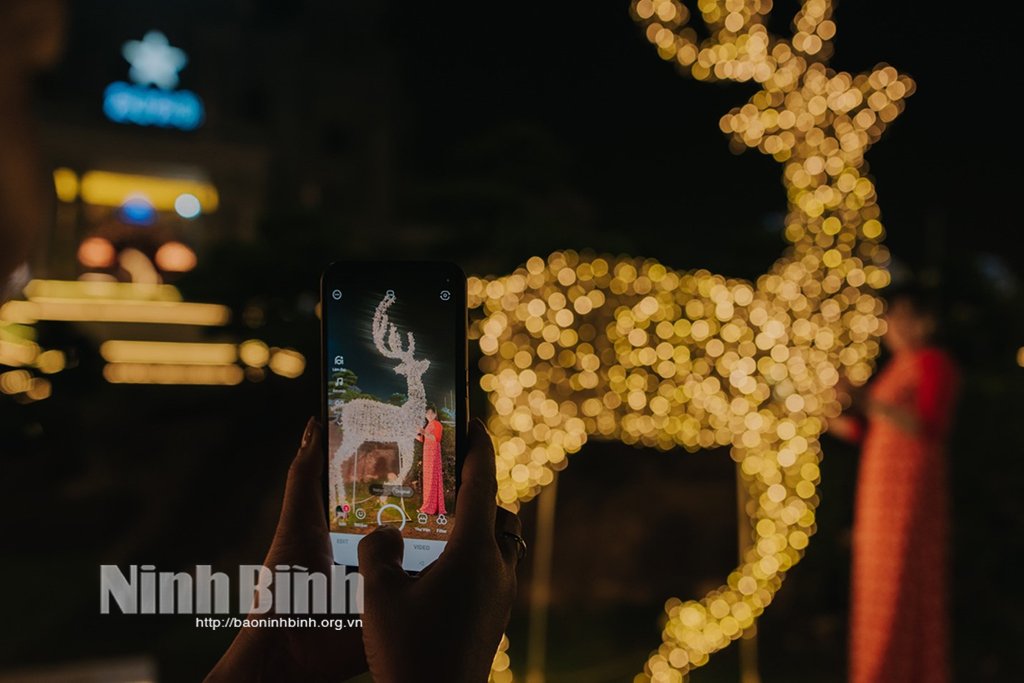 Ninh Bình Không khí Giáng sinh lung linh tràn ngập khắp nơi
