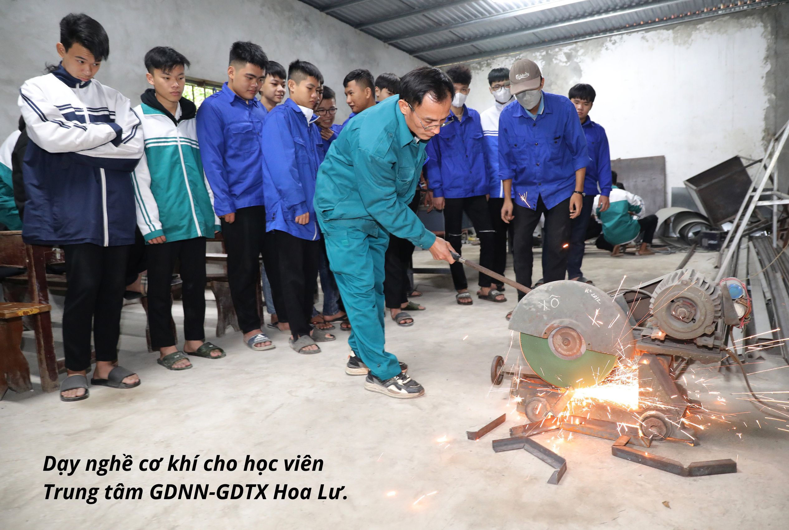 Emagazine Giáo dục hướng nghiệp trao tương lai cho học sinh