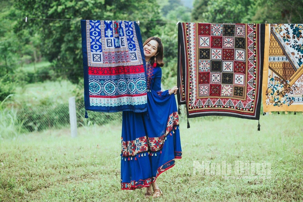 Từ bỏ ước mơ kiểm lâm nữ 9x về quê xây nông trại cối xay gió