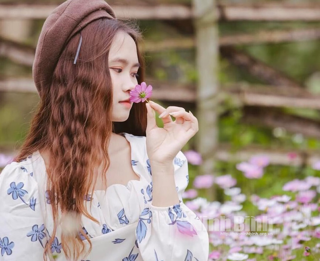Từ bỏ ước mơ kiểm lâm nữ 9x về quê xây nông trại cối xay gió