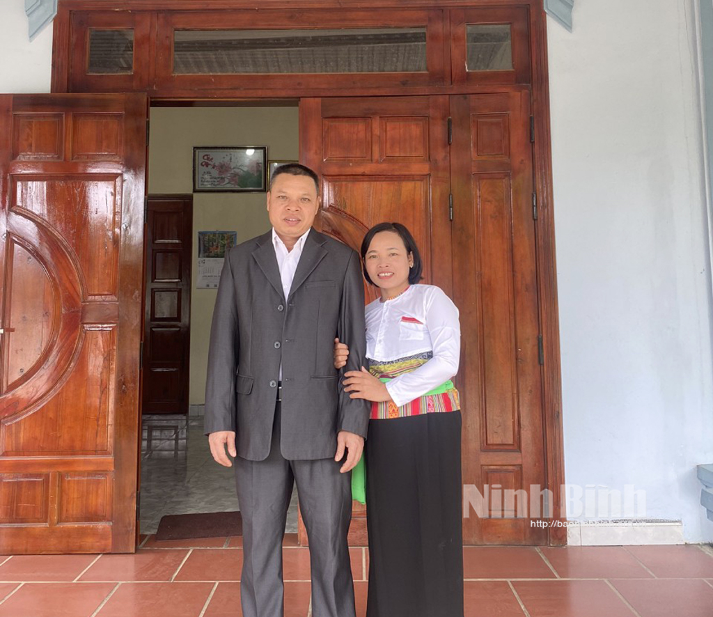 Những hoa xương rồng trên cát