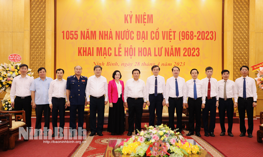 Các đồng chí lãnh đạo Trung ương chúc mừng nhân kỷ niệm 1055 năm Nhà nước Đại Cồ Việt