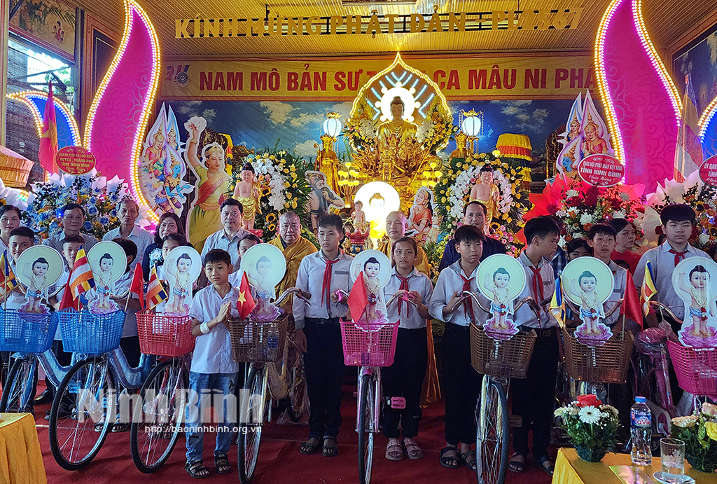 Ban trị sự Giáo hội Phật giáo Việt Nam huyện Yên Khánh tổ chức Đại lễ Phật Đản