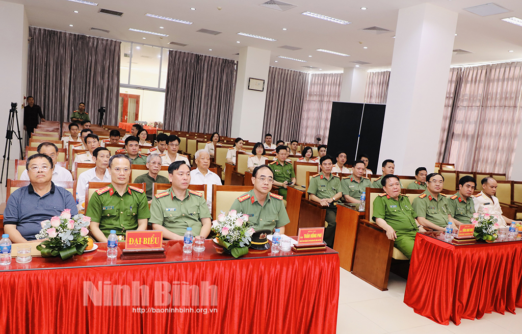 Kỷ niệm 65 năm Ngày truyền thống lực lượng an ninh chính trị nội bộ