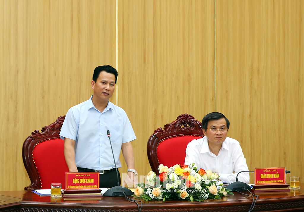 Minister of Natural Resources and Environment works with Ninh Binhs leaders