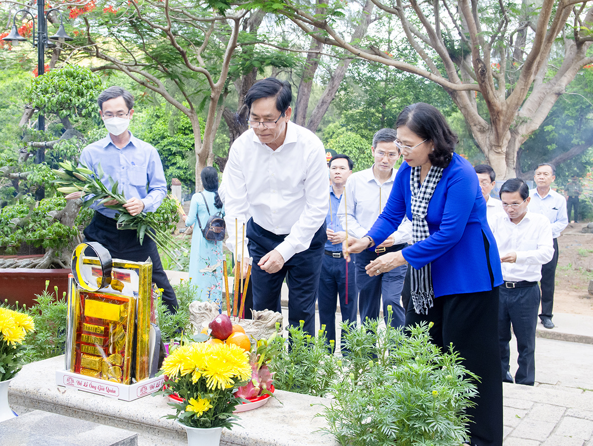 Tháng 7 Hàng Dương hát…